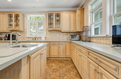 The Pines Cottage | Charming Ocean Block Cottage - Steps from the Beach, Sleeps 14, Pet-Friendly!