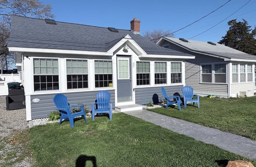Old Lyme Cottage | Charming Old Lyme Beach Cottage - Walk to Private Beach-shops-tennis courts-more