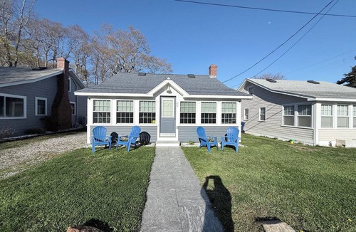 Old Lyme Cottage | Charming Old Lyme Beach Cottage - Walk to Private Beach-shops-tennis courts-more
