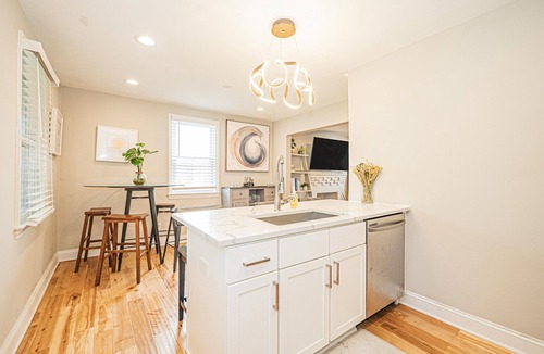 District Heights Bed & Breakfast | Charming & Relaxing 3BR Family-Friendly Stay in MD