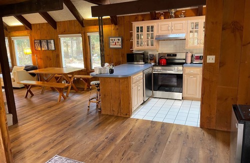 Jamaica Cabin | Charming riverside cabin in Jamaica, VT with hot tub