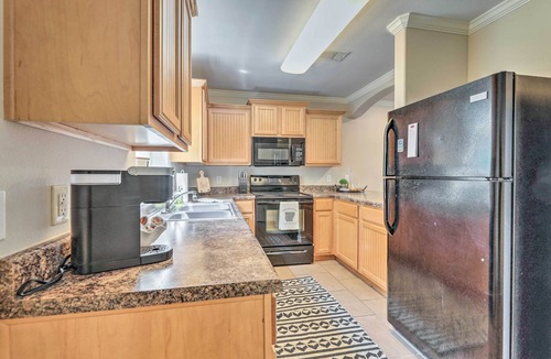Johnson House | Charming Springdale Townhome ~ 5 Mi to Dtwn!