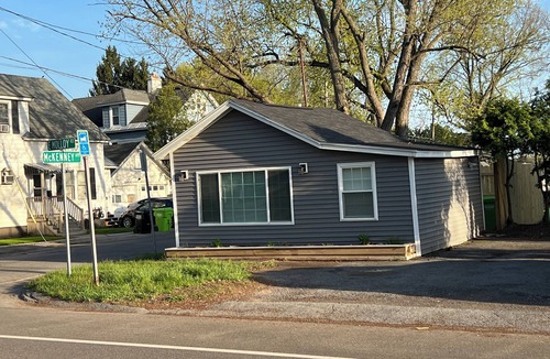 Mattydale House | Charming Tiny House minutes from Syracuse!