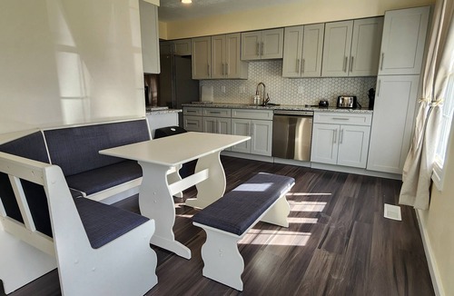 Germantown House | Charming Townhouse in Germantown, MD - Sleeps 10
