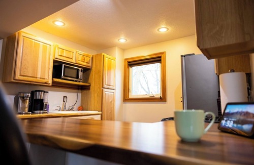 Shepherd Apartment | Charming Upper Level 3-bedroom apartment in lovely Shepherd