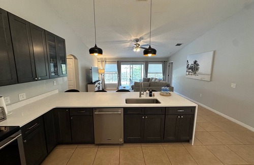 Grand Reserve Villa | Charming Villa with Private Pool in a gated community 20 min to Disney!