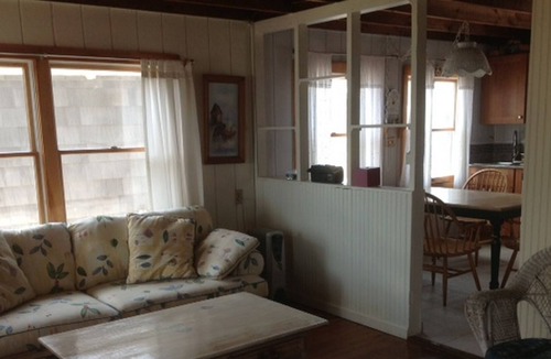 Old Lyme Cottage | Charming Waterfront Cottage with your own Private Beach