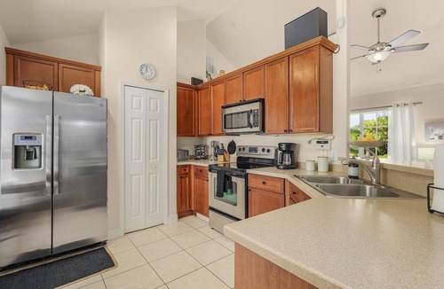 Pelican Villa | Charming waterfront 3-bedroom Villa with AC and Pool in welcoming Cape Coral