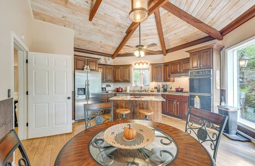 Franklin Cottage | Chateaux-style Franklin Retreat w/Sauna and More