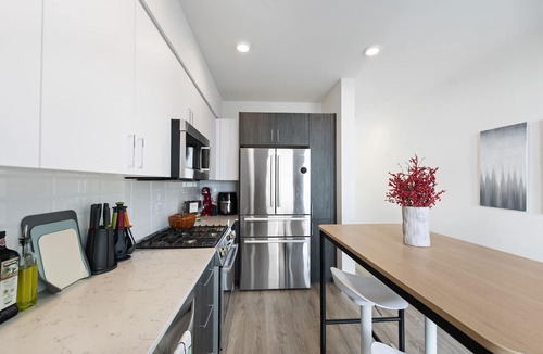 Windermere House | Cheerful 3-bedroom New Townhouse near UW/Seattle Children's, Free Parking, AC