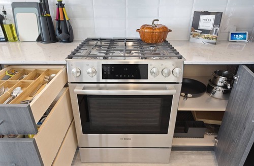 Windermere House | Cheerful 3-bedroom New Townhouse near UW/Seattle Children's, Free Parking, AC
