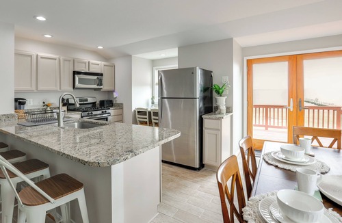 Stevensville Cottage | Chesapeake Bay Views & Private Deck: Cozy Cottage