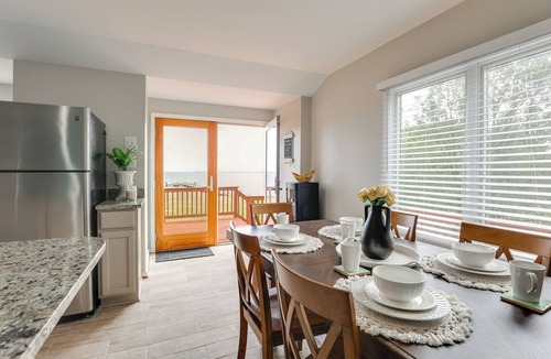 Stevensville Cottage | Chesapeake Bay Views & Private Deck: Cozy Cottage