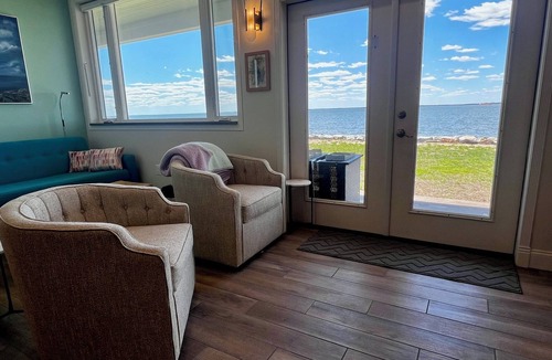Stevensville Cottage | Chessie Cottage-Chesapeake Bay Great views from easy single floor living!