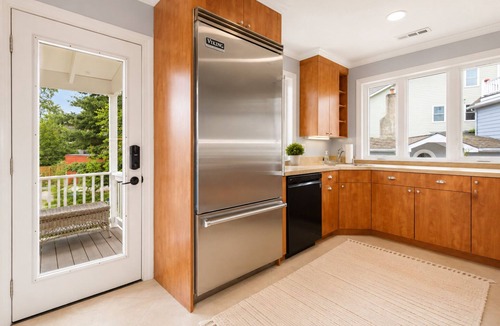 Northwest House | Chevy Chase 1920 charm 4 luxury bedrooms Spanish colonial close to everything,