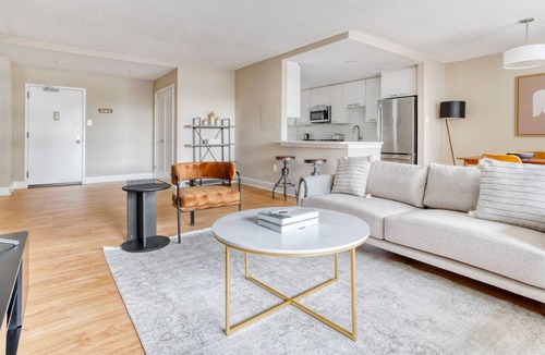 Crystal City Apartment | Chic Crystal City 1BR w/ Gym & Concierge, steps to Metro by Blueground