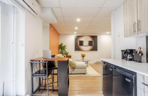Downtown Montreal Apartment | Chic DT MTL Condo with Rooftop, BBQ