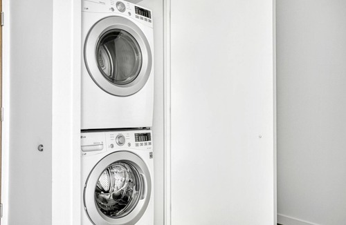 Dupont Circle Apartment | Chic Dupont Circle 1BR w/ Gym, Pool, W/D, walk to U St, by Blueground