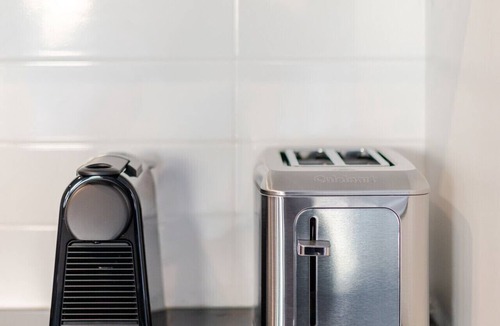 Griffintown Apartment | Chic Griffintown Apt | Parking + EV Charger