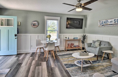 Kill Devil Hills Cottage | Chic Outer Banks Bungalow < 1 Mi to Beach!