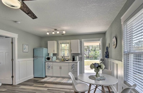 Kill Devil Hills Cottage | Chic Outer Banks Bungalow < 1 Mi to Beach!