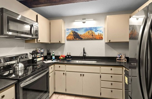 Uptown Sedona Villa | Chic Zen-Inspired Oasis w/Patio & Red Rock Views