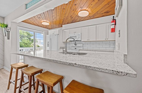 Chic's Beach Condo | Chix Beach. Spacious 3 bedroom 2 bath condo in the best area of Virginia Beach.