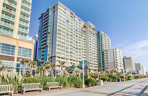 Northeast Virginia Beach Apartment | City View One Bedroom Suite