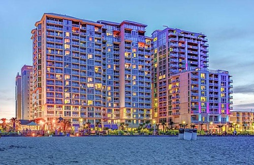 Northeast Virginia Beach Apartment | City View One Bedroom Suite