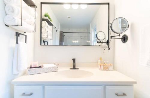 Waverly Hills House | Cityscape Cottage in Arlington, VA