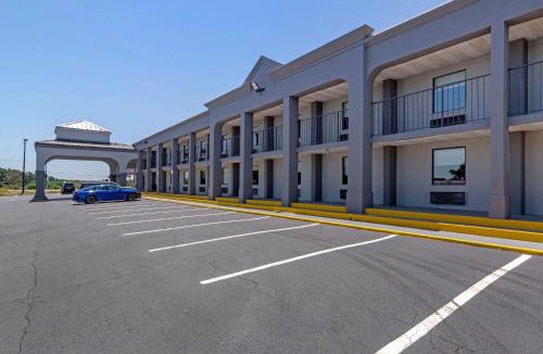 McDonough Hotel | Clarion Pointe McDonough