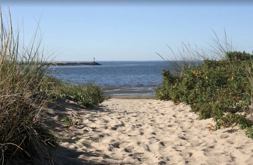 Indian Neck Heights Cottage | Classic Cape Cod beach cottage
