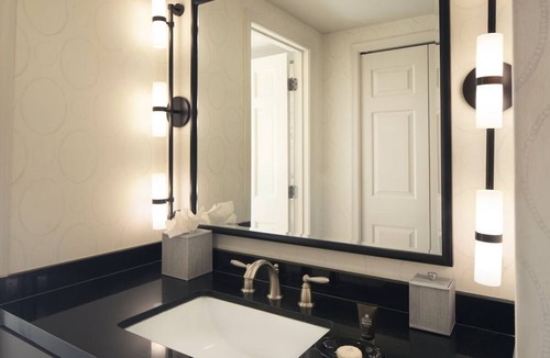 West End Hotel | Classic City Stay Near Potomac Waterfront | Pet-friendly | 4 Units