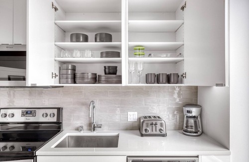 South Lake Union Apartment | Classic South Lake Union 1BR w/Gym & Lounge, nr shops, by Blueground