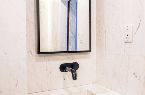 Old Montreal Condo | Classy Old Montreal 2 Bdrs LOFT