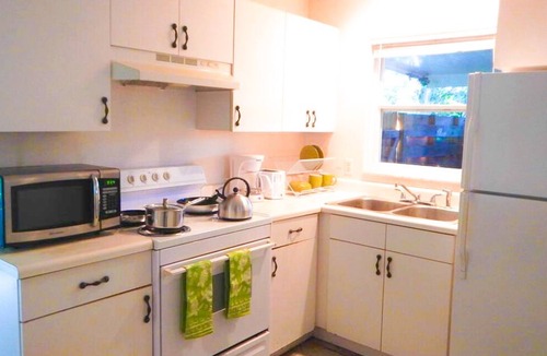 Fruitville Cottage | Close to Nathan Benderson-Owl's Nest Eco-Cottage