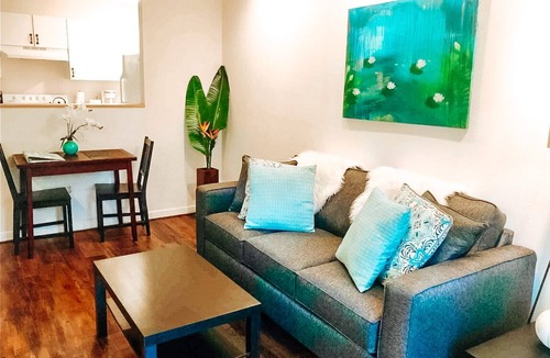 Fruitville Cottage | Close to Nathan Benderson-Owl's Nest Eco-Cottage
