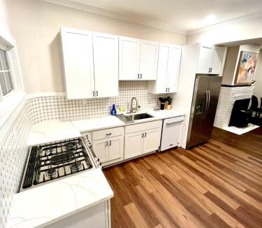 Old Town West House | Clover Cottage at Old Town Alexandria!