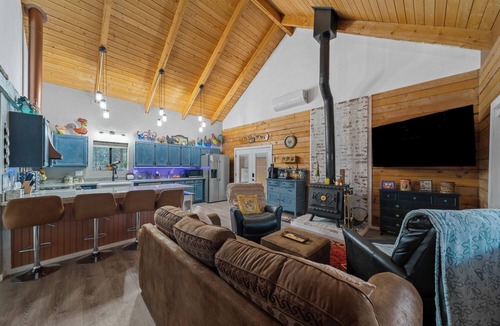 Torreon Cabin | Clucking Awesome Cabin - Our Nest is Your Nest