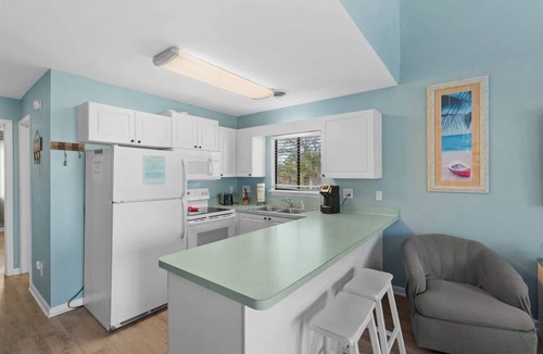 Surfside Beach Condo | Coastal Calm/Poolside Surfside Condo(By Beach Star)
