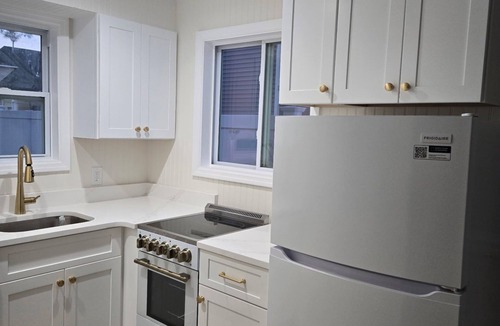 Cape May - Wildwood Cottage | Coastal Cottage Oasis Beachy, Bright & Cozy 2.5 blocks to beach & boardwalk
