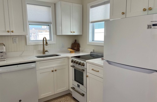 Cape May - Wildwood Cottage | Coastal Cottage Oasis Beachy, Bright & Cozy 2.5 blocks to beach & boardwalk
