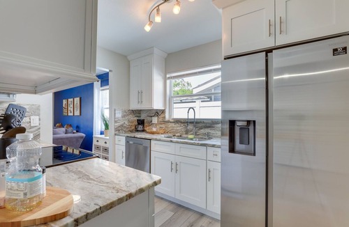 Indian Beach Sapphire Shores Condo | Coastal Sarasota Condo: Minutes to Beach!