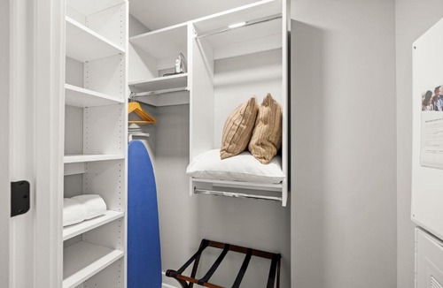 Navy Yard Apartment | Coda on Half, a Placemakr Experience - Navy Yard