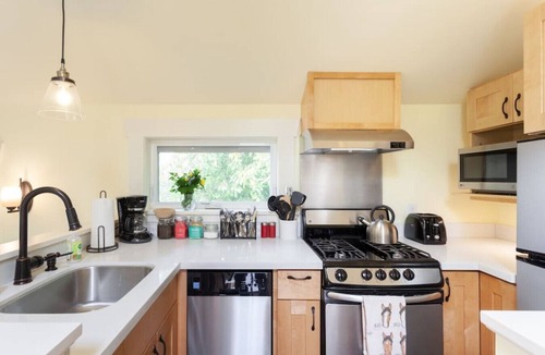 Columbia City House | Colorful Cottage Close to Lake Washington