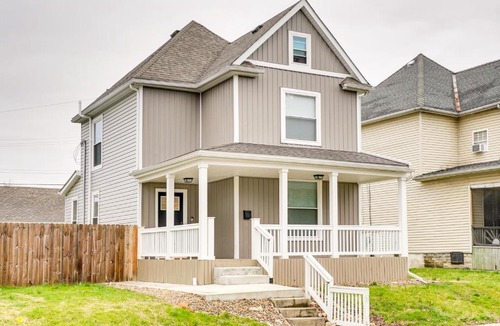 Hilltop House | Columbus Vacation Rental about 4 Mi to Downtown!