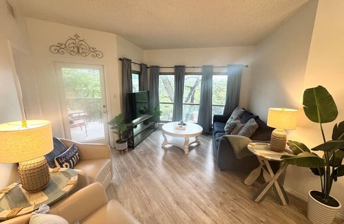 New Braunfels Condo | Comal River Retreat | WiFi | Sleeps 8 | Pool