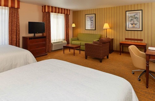 Westside Hotel | Come Create Memories w/Fun-filled Adventures at this Paradise! 2 Units, Pool!
