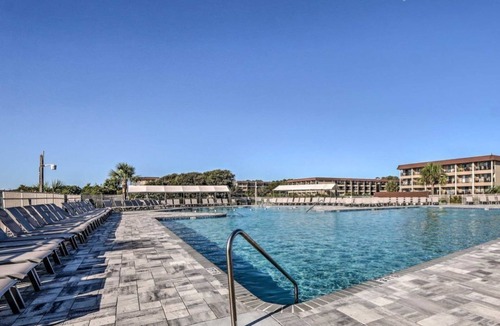 Folly Field Villa | Come Enjoy the Ocean - Ocean Front Resort 2 BR 2 BA Newly Renovated Villa