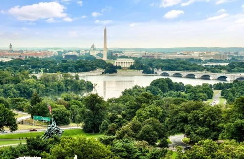 Radnor - Fort Myer Heights Resort | Comfort and Convenience in Red Lion Hotel Rosslyn Iwo Jima! Free Onsite Parking!